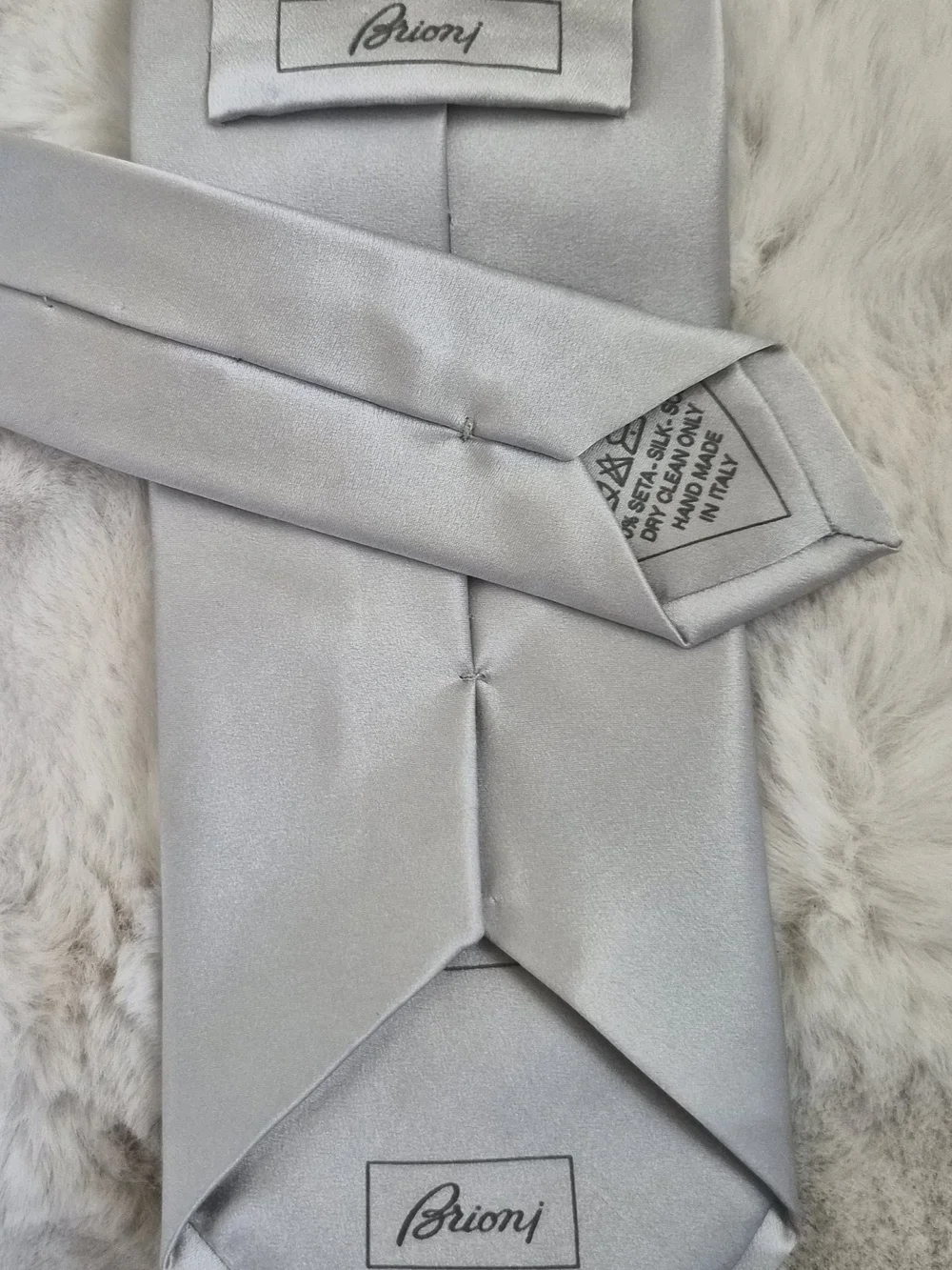 Luxury Brioni Italy 100% Silk Silver Gray Designer Necktie Mens Classic Elegant